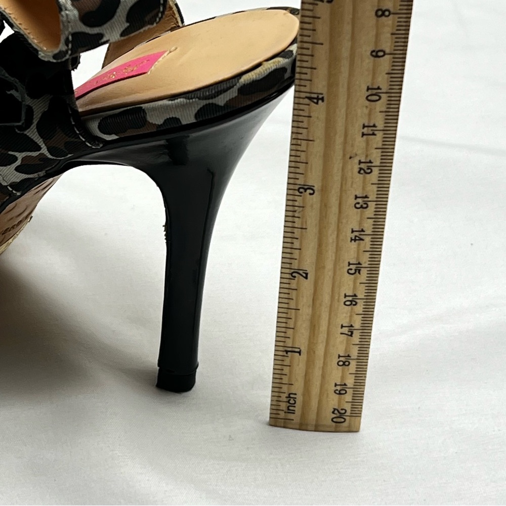 Betsey Johnson Stiletto T Strap Leopard Print Women’s 7 Patent Leather Flower - Picture 11 of 11
